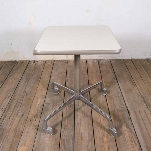 "Hermann Miller" Beistelltisch