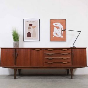 "KARVI" Sideboard